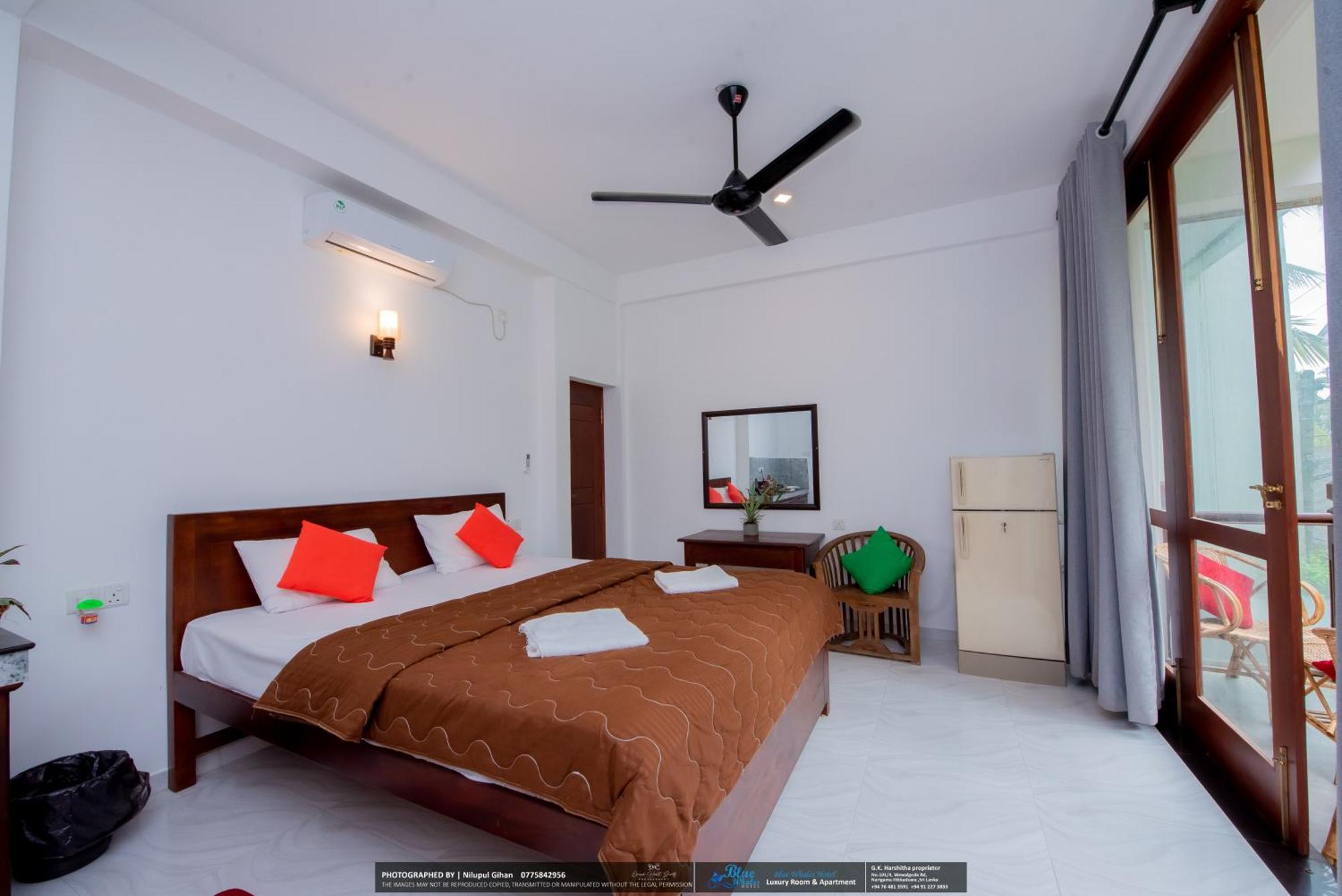 Blue Whales Hotel Hikkaduwa Exterior foto